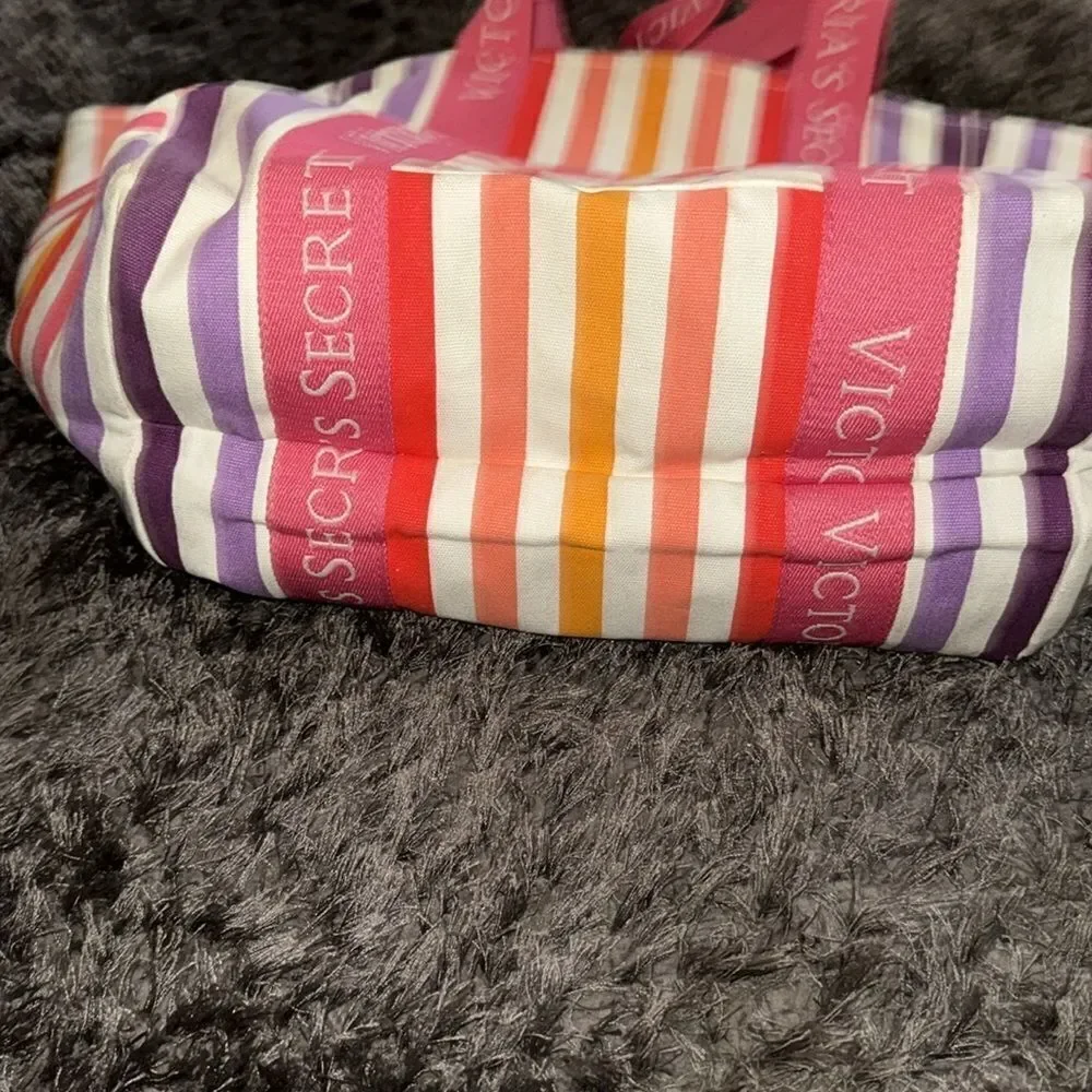 oversized, Victoria's Secret Beach bag with zipper closure Never used